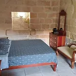 Historic Close To San Blass With Courtyard, Kitchen Terrace And Rooftop Pool Ubytování v soukromí Nadur