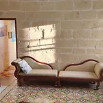Historic Close To San Blass With Courtyard, Kitchen Terrace And Rooftop Pool Nadur