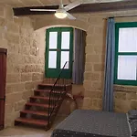 Homestay Historic Close To San Blass With Courtyard, Kitchen Terrace And Rooftop Pool Nadur