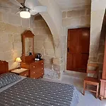 Homestay Historic Close To San Blass With Courtyard, Kitchen Terrace And Rooftop Pool *
