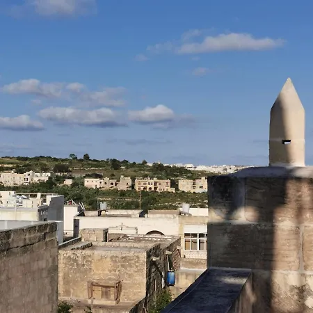 Homestay Historic Close To San Blass With Courtyard, Kitchen Terrace And Rooftop Pool Nadur